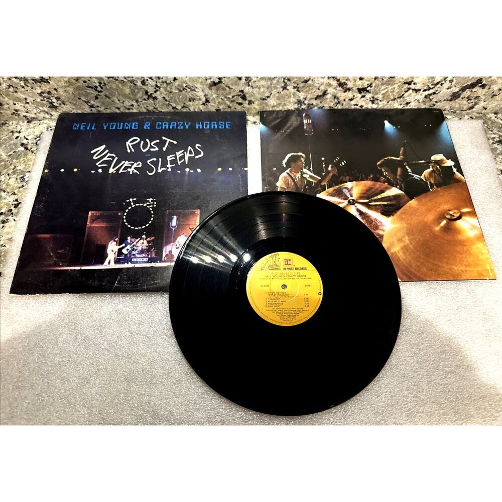 Neil Young & Crazy Horse Rust Never Sleeps LP w/ Insert Reprise Records HS 2295